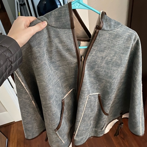 Reversible poncho - Picture 3 of 4